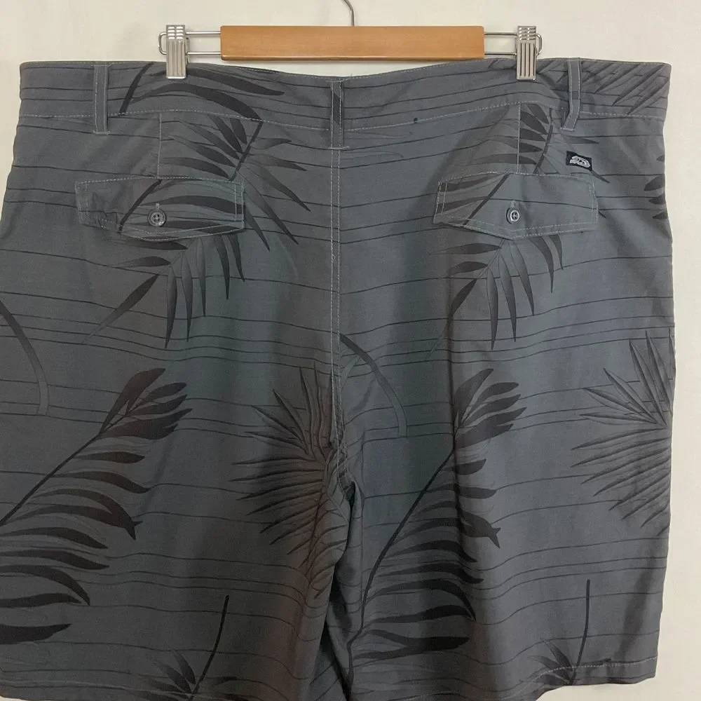 Pipe Line Shorts‎ Men's 48 Gray Leaf Print